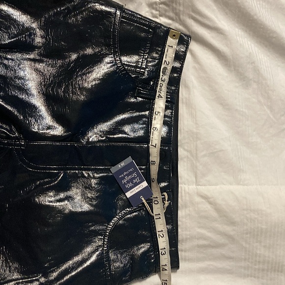 A&F Vegan Leather 90's
Straight Pants Ultra High Rise Curve Love - Picture 6 of 8